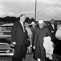 Statsminister Tage Erlander tillsammans med Indiens förste premiärminister Jawaharlal Nehru.