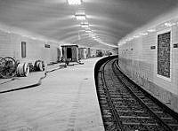 Fridhemsplans tunnelbanestation. Interiör vid vänthall och plattform. Den västra grenen, Kungsgatan/Hötorget - Vällingby invigdes 26.10.1952.