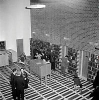 Vittangigatan 24. Invigning av Vällingby bibliotek. Interiör.