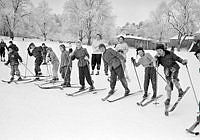 Hagaparken, Stora Pelousen nedanför Koppartälten. Skidskola.