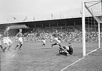 Fotbollsmatch på Stockholm Stadion, Djurgården möter Degerfors.