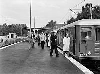 Sandsborgs tunnelbanestation. Nya tunnelbanevagnar provkörs från tunnelbanestation som ännu inte öppnats för trafik.