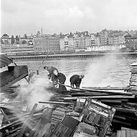 Brand i hörnet av Pipersgatan och Fleminggatan. Utsikt mot Torsgatan och Barnhusstranden.