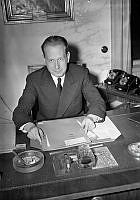 Porträtt av Dag Hammarskjöld, Kabinettssekreterare1949-1951.