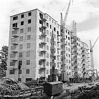 Filipstadsbacken. Flerfamiljshus byggs i Stockholms sydligaste stadsdel.