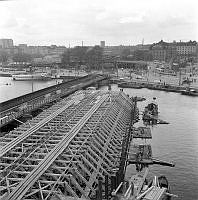 Centralbrons norra del byggs. Utsikt mot Tegelbacken, Klara Mälarstrand och Centralstationen från Strömsborgs soltak.