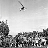 Högdalen. Invånarna bjuds på helikopterturer över området.