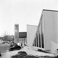 Brommaplan. Exteriör av den nya baptistkyrkan.