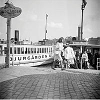 Skeppsbron. Ångfärja till Djurgården.