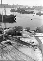 Utsikt från prins Eugens ateljéfönster, Waldemarsudde, mot förtöjda båtar/fartyg i Waldemarsviken.