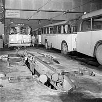 Enebyberg. Stockholms Läns bussbolag, bussgarage.