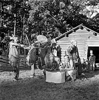 På Skansen bredvid Skånegården har ett indianläger byggts upp för att fira Barnens Dag under temat Vilda Västern.