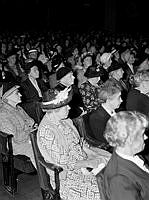 Hötorget 8. Högerns kvinnomöte i Konserthuset.