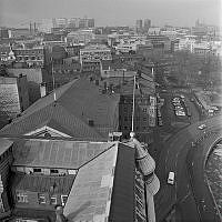 Utsikt mot Musikaliska Akademien, Berzelii Park och City. Fotografen står i tornet på Hotell Strand.