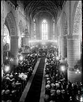 Interiör från Jakobs kyrka med häradshövding G.B.A. Holms jordfästning.