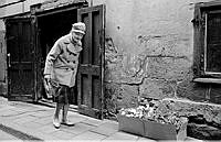 Anna Andersson utanför Norra Smedjegatan 5.