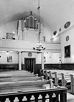 Borgerskapets änkehus, Norrtullsgatan 45. Interiör av kyrkan mot orgelläktaren. Väggmålningar av Olle Hjortsberg.